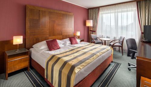 Deluxe King Room