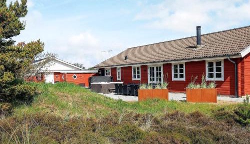 Five-Bedroom Holiday Home