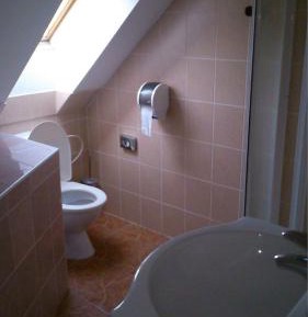 Family Studio (6Adults)