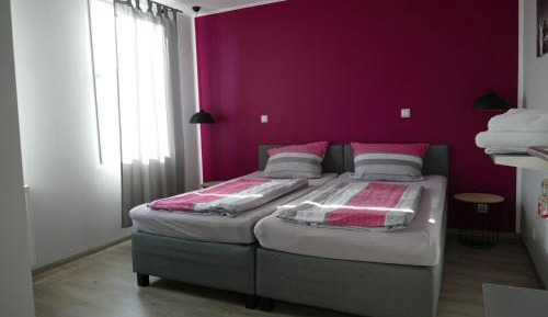 Standard Twin Room with Shared Bathroom