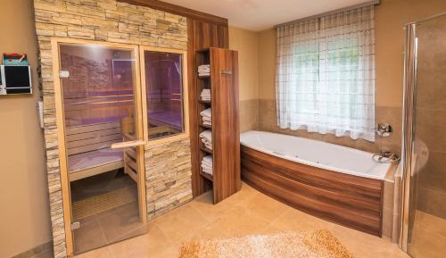 Suite with Sauna - Haus Michaela
