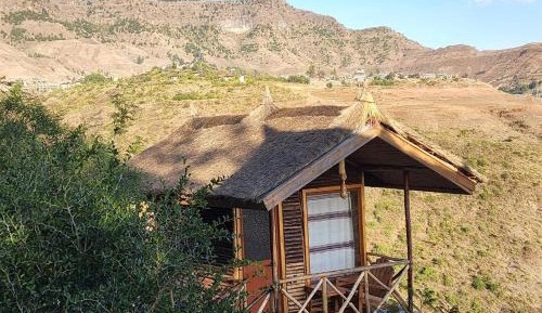 Bungalow with Garden View
