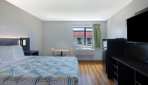 King Room - Non-Smoking