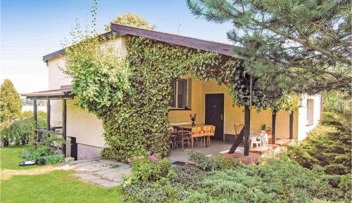 One-Bedroom Holiday Home