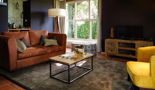 Deluxe Estate Suite