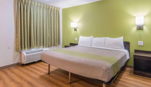 Queen Room with Two Queen Beds - Smoking