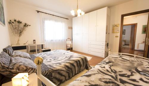 Double Room with Extra Bed (3 Adults) and Shared Bathroom