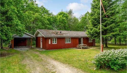 Three-Bedroom Holiday Home 