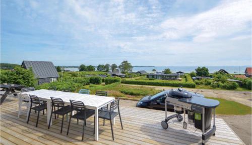 Three-Bedroom Holiday Home 