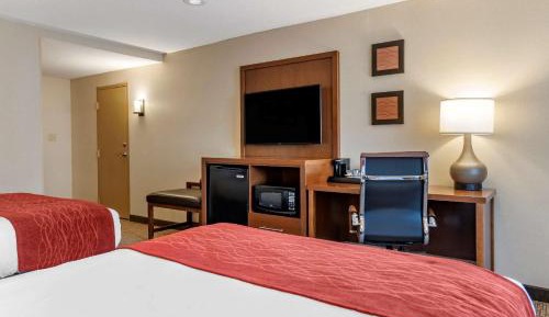 Queen Room with Two Queen Beds and Tub - Accessible/Non-Smoking