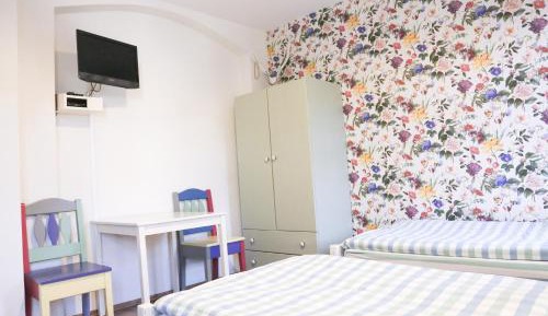 Twin Room with Private Bathroom