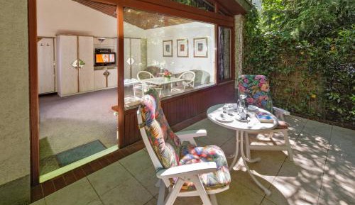 Bungalow with Patio