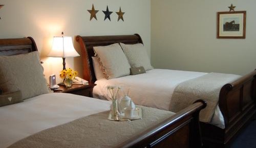 Deluxe Room with Two Queen Beds