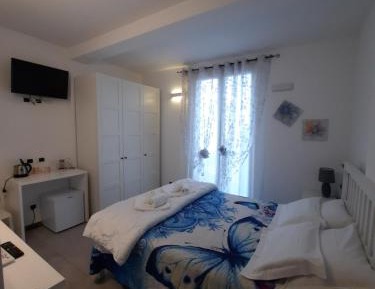 Deluxe Double Room with Balcony and Sea View