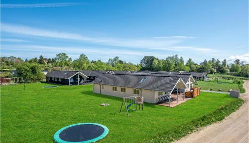 Eight-Bedroom Holiday Home