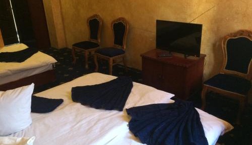 Deluxe Family Room