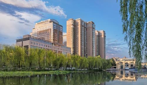 Club King Room with River View