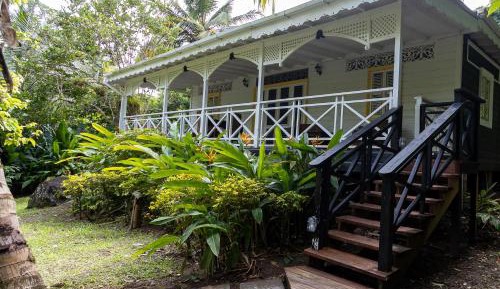 Two-Bedroom Cottage With Kitchen