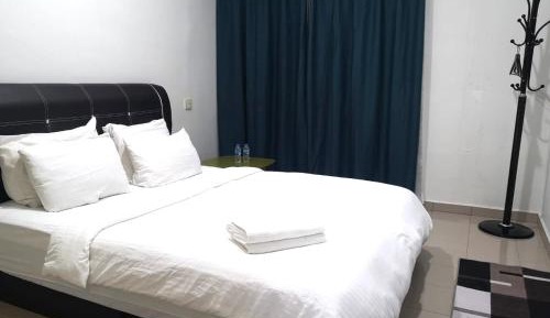 Standard Double Room with Shared Bathroom