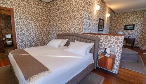 Junior Suite with Park View