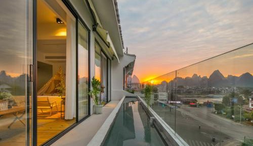 Suite with Lake View
