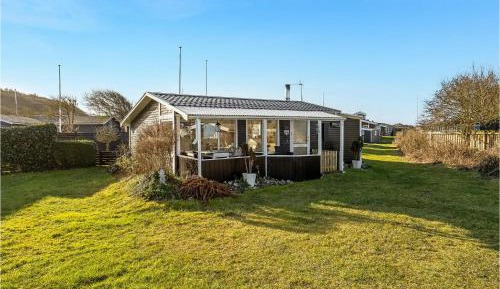 One-Bedroom Holiday Home