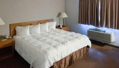 King Suite with Spa Bath - Non-Smoking