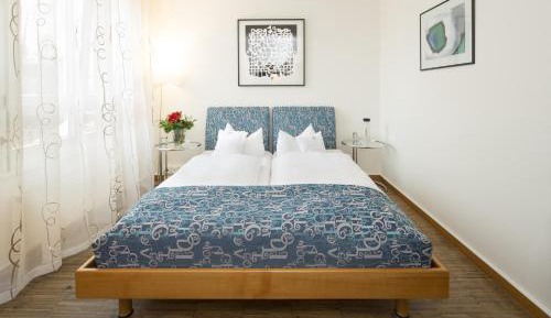 Double Room - Street Side