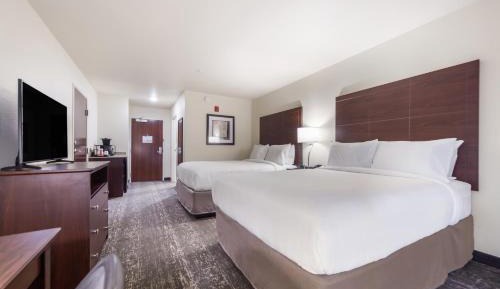 Queen Room with Two Queen Beds - Non-Smoking
