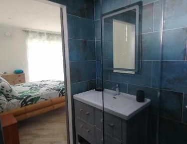 Queen Room with Pool View