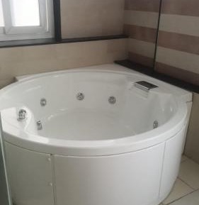 King Room with Spa Bath
