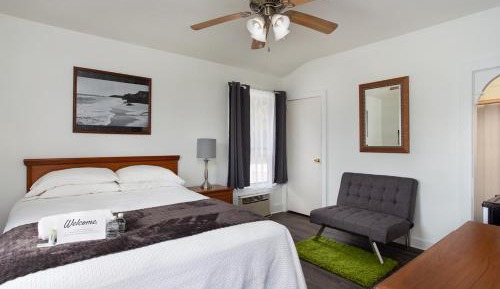 Deluxe Queen Room