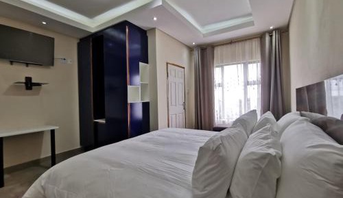 Deluxe King Room