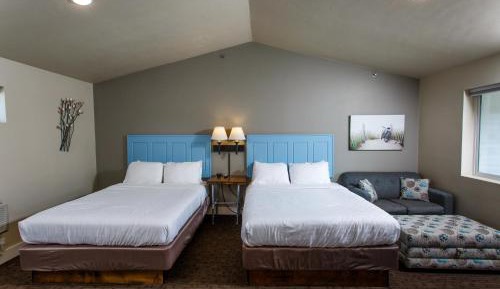 2 Queen Room (Pet Friendly)