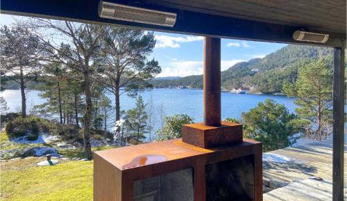 Three-Bedroom Holiday Home 