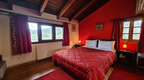 Double or Twin Room with Mountain View