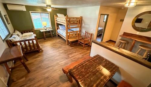 Family Room (4A)