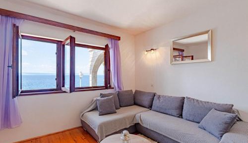 Three-Bedroom Apartment with Terrace and Sea View
