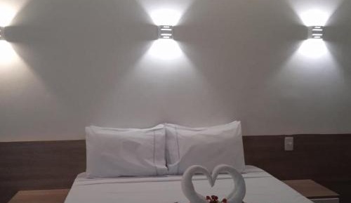 Deluxe Queen Suite