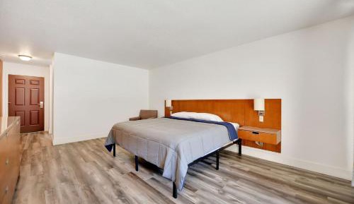 Single Room with Balcony