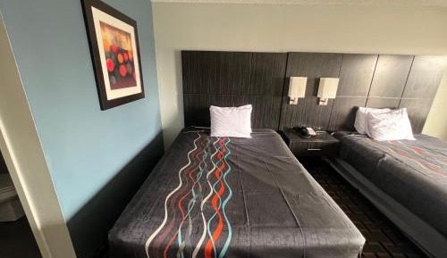 Deluxe Queen Room with Two Queen Beds - Smoking