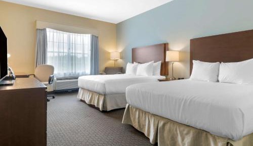 Queen Room with Two Queen Beds and Kitchenette