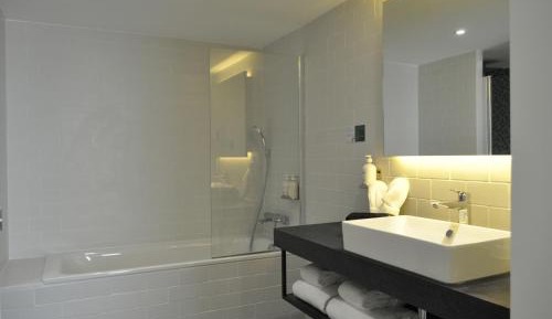 Premium Queen Room