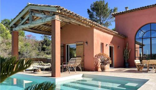 Four-Bedroom Holiday Home