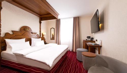 Club Double Room with Quiet Courtyard View