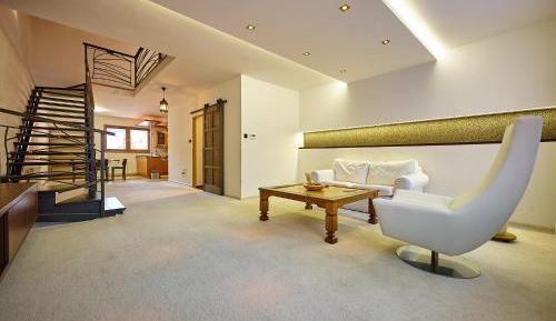 Studio - Split Level