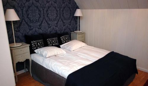 Deluxe Two-Bedroom Apartment