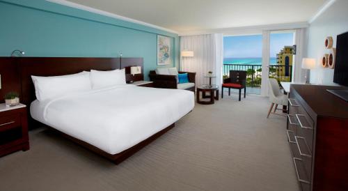 Partial Ocean View Room, King Bed