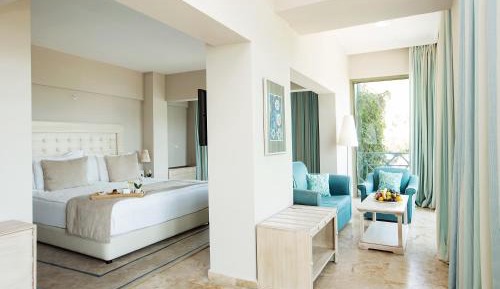 Deluxe Suite with Sea View