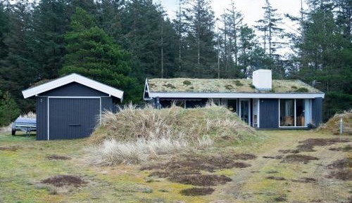 Three-Bedroom Holiday Home 